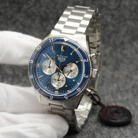 泰格豪雅TAG HEUER AUTAVIA系列六针男士石英腕表