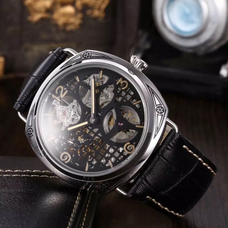 沛纳海（Panerai）LUMINOR系列 透视机芯手动上链计时手表